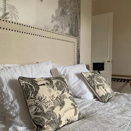 ベッド・アンド・ブレックファスト La Tour Du Maine - Manoir De Caractere Du Xixe Siecle Avec Elegantes - Confort Moderne - Jardin Et Parking Prive *