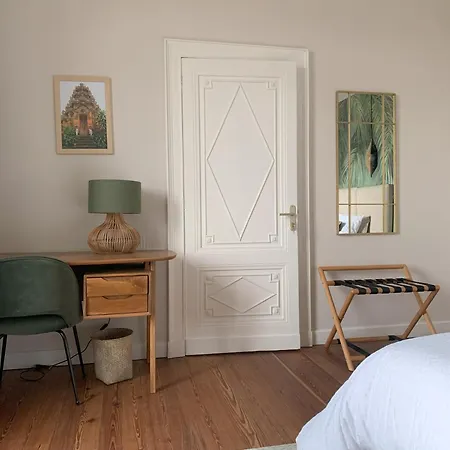 La Tour Du Maine - Manoir De Caractere Du Xixe Siecle Avec Elegantes - Confort Moderne - Jardin Et Parking Prive Bed & Breakfast Marmande