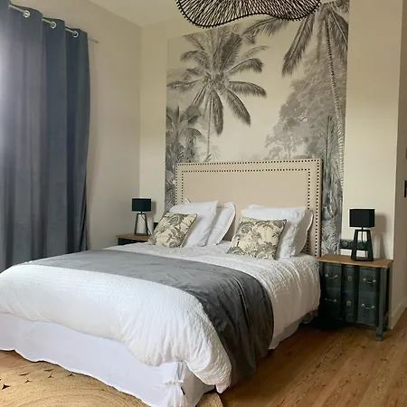 B&B La Tour Du Maine - Manoir De Caractere Du Xixe Siecle Avec Elegantes - Confort Moderne - Jardin Et Parking Prive 마르망드